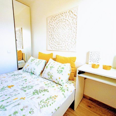 Private Room In Renovated Apartment - Tram 1 Min Walk Nizza Exterior foto