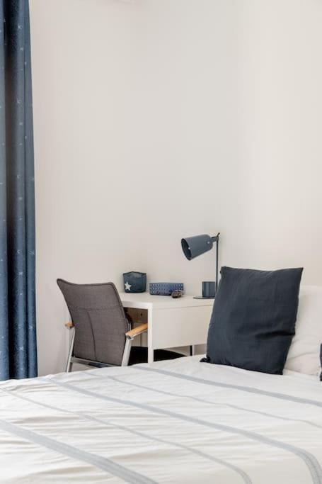 Private Room In Renovated Apartment - Tram 1 Min Walk Nizza Exterior foto